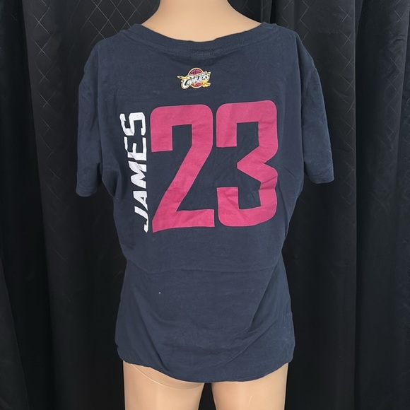 Cleveland Cavaliers V-neck T-shirt size extra large in navy blue - Picture 2 of 4